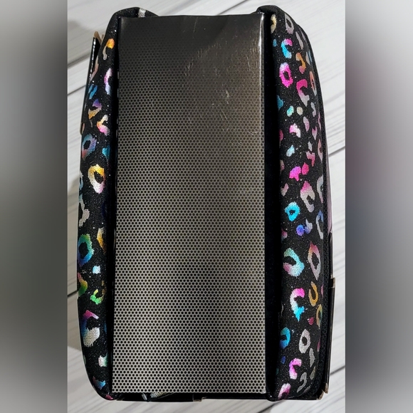 Auto Drive 5-pc new set, seat/steering wheel covers, phone holder, freshener - Picture 4 of 4